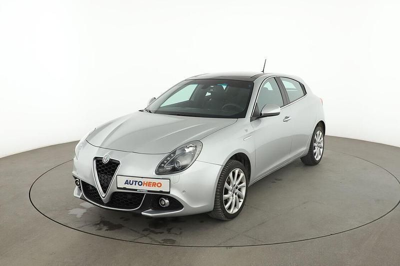 Grau Gebraucht 2020 Alfa Romeo Giulietta Super Kleinwagen | 13.220 € (Guter Preis) - Bild 1/3