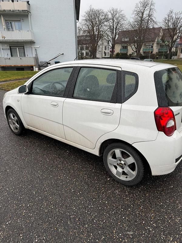 Gebraucht Chevrolet Aveo 84 PS (61 kW) 2008 Weiß Kleinwagen