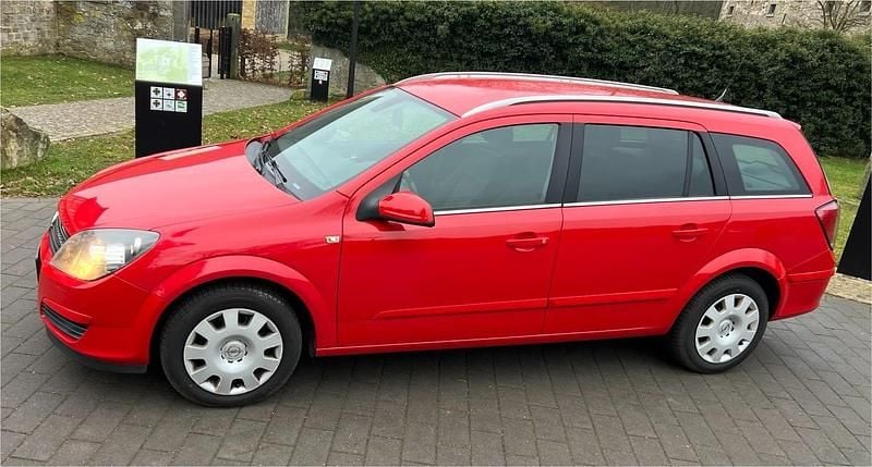 Gebraucht Opel Astra 90 PS (66 kW) 2004 Rot Kombi
