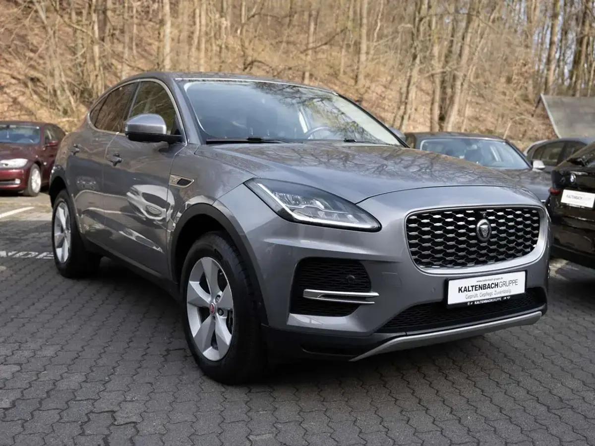 Używany Jaguar E-Pace S 204 KM (150 kW) 2022 Szary SUV