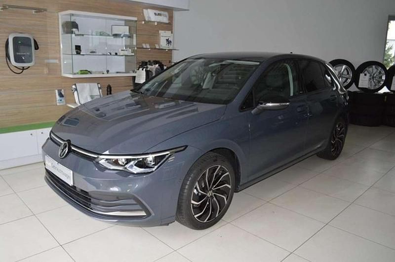 Gebraucht VW Golf VIII Move 150 PS (110 kW) 2023 Delfingrau metallic Limousine