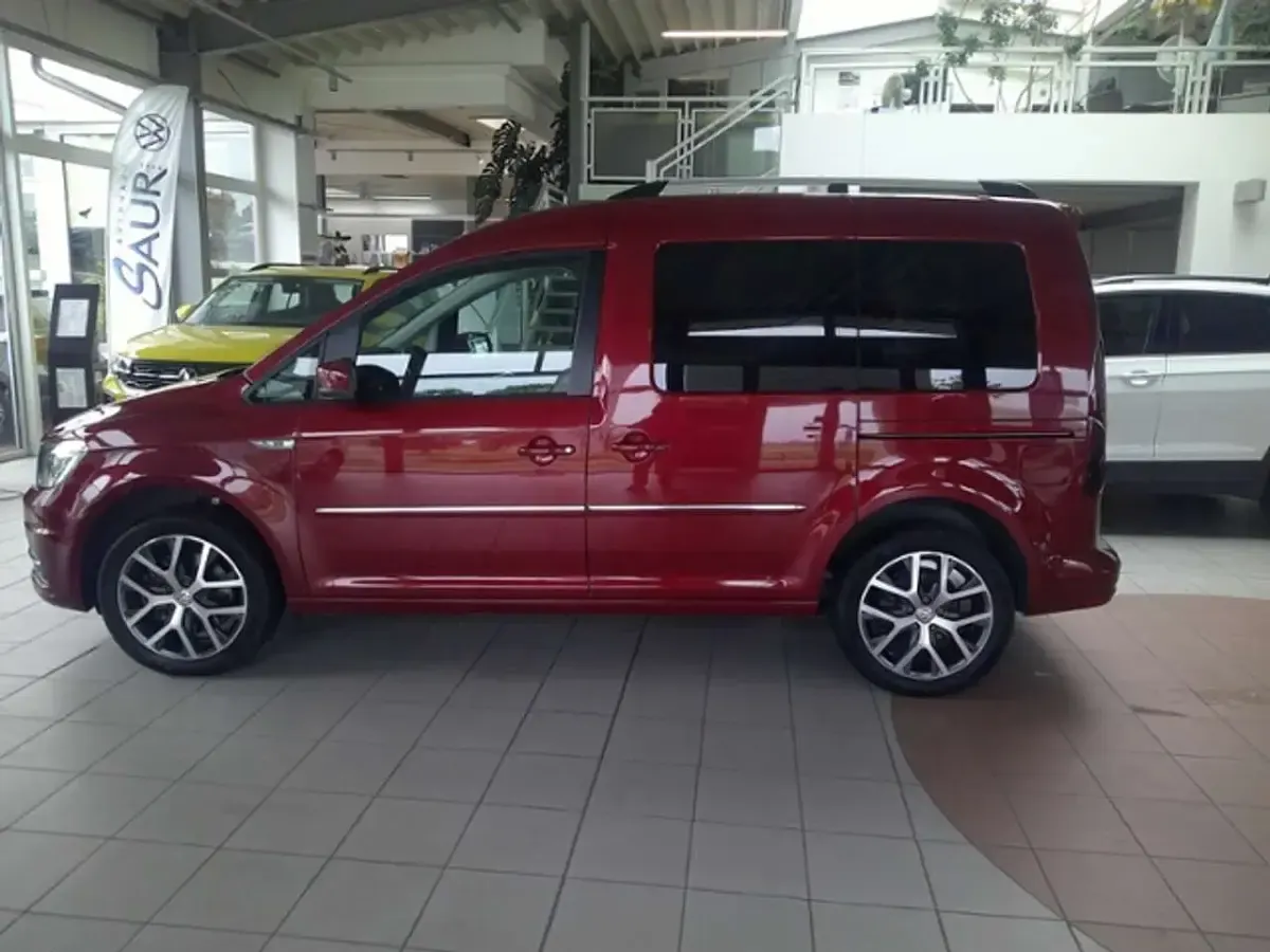 Gebraucht VW Caddy Highline 131 PS (96 kW) 2019 Fortanarot metallic Van / Kleinbus