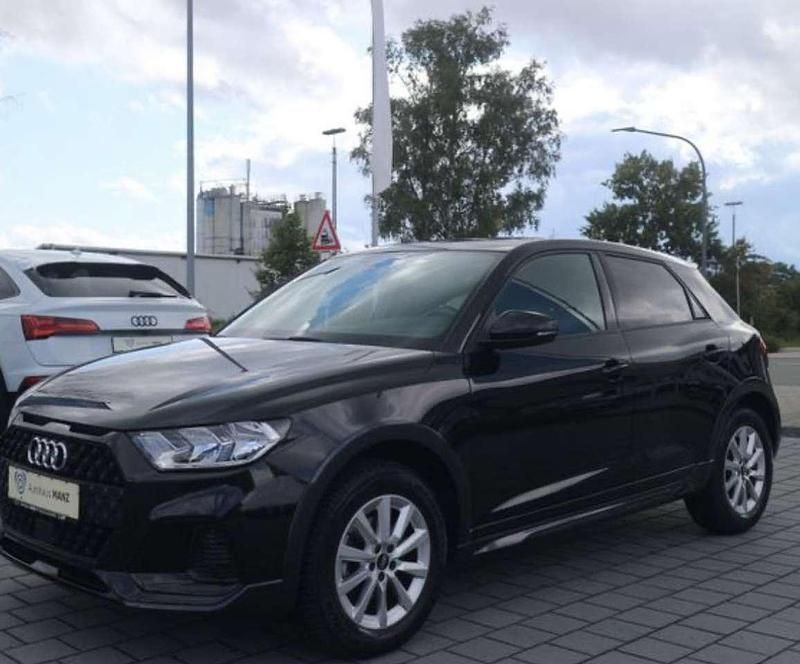 Schwarz Gebraucht 2020 Audi A1 Basis Kleinwagen | 17.800 € (Guter Preis) - Bild 1/4