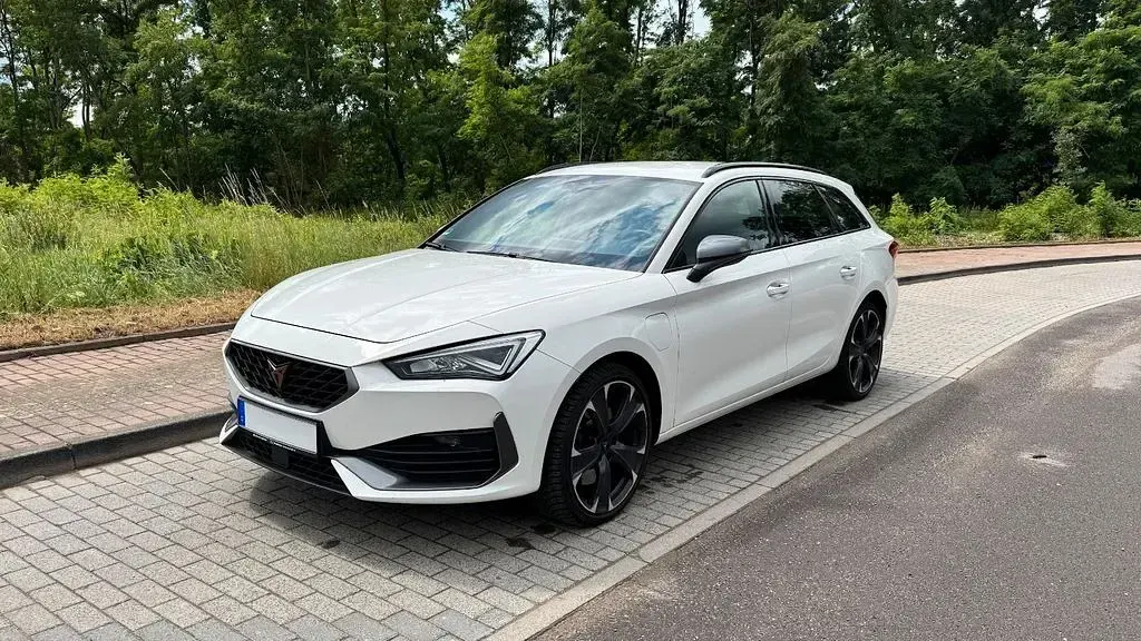 Gebraucht Cupra Leon 150 PS (110 kW) 2021 Weiß Limousine