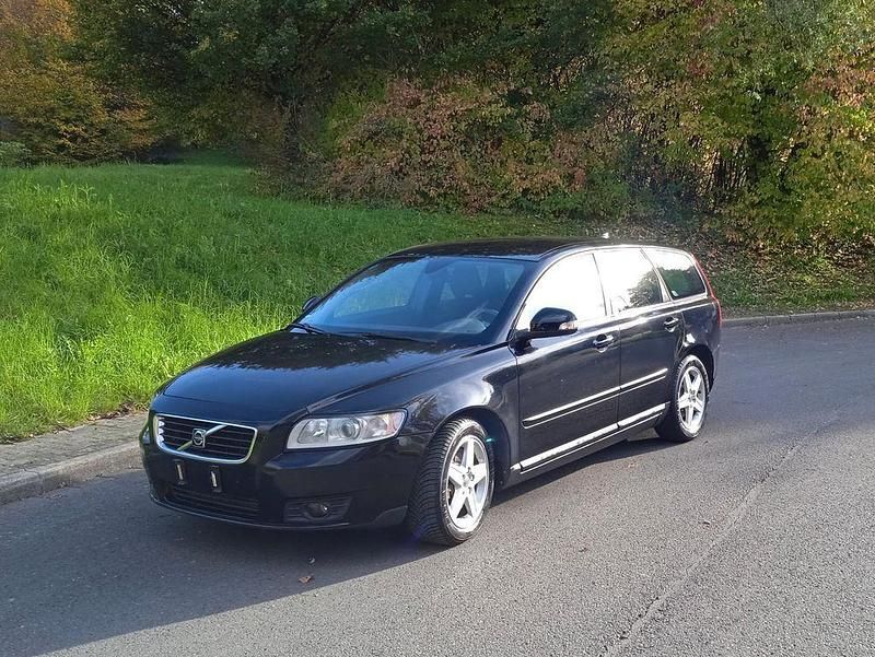 Schwarz Gebraucht 2009 Volvo V50 Kombi | 6.750 € (Teuer) - Bild 1/4
