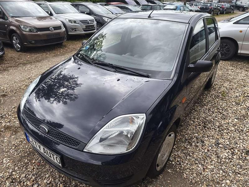 Blau Gebraucht 2002 Ford Fiesta Trend Kleinwagen | 1.770 € (Fairer Preis) - Bild 1/4