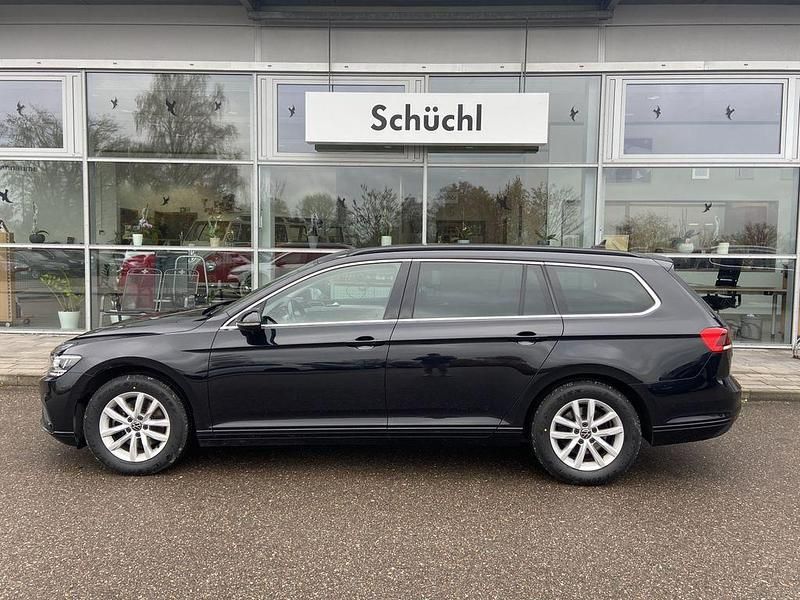Second-hand VW Passat Active 150 CP (110 kW) 2022 Negru Break