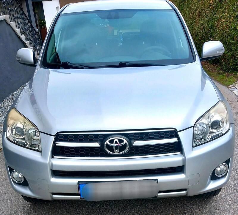 Silber Gebraucht 2009 Toyota RAV4 SUV | 5.899 € - Bild 1/4