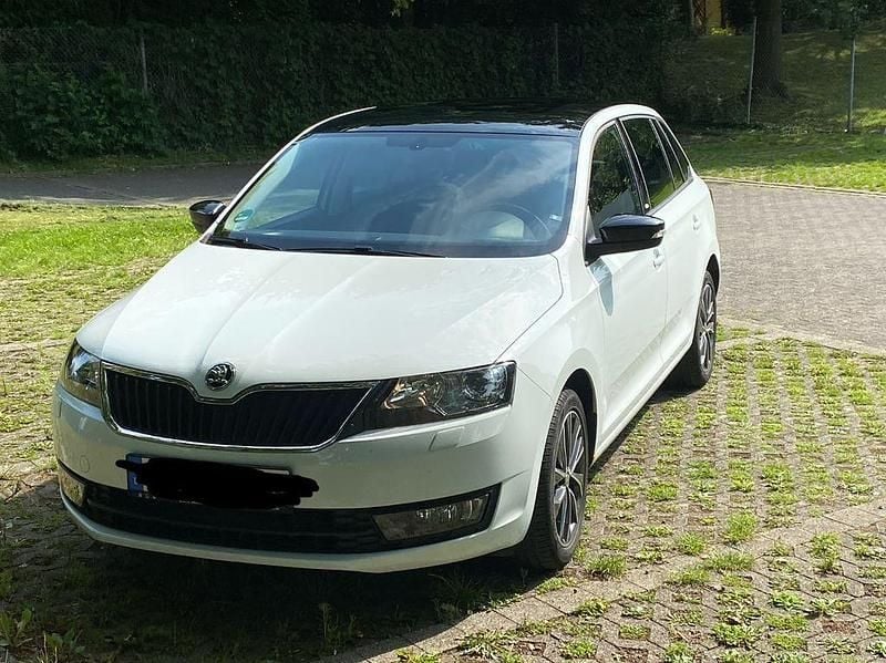Weiß Gebraucht 2015 Skoda Rapid Cool Edition Limousine | 7.950 € (Fairer Preis) - Bild 1/4