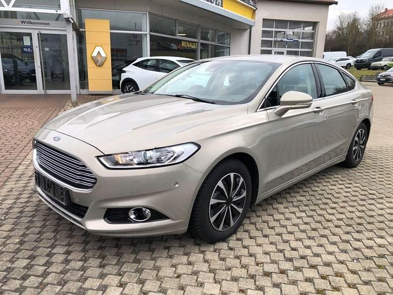 Gebraucht Ford Mondeo Titanium 150 PS (110 kW) 2015 Silber Limousine