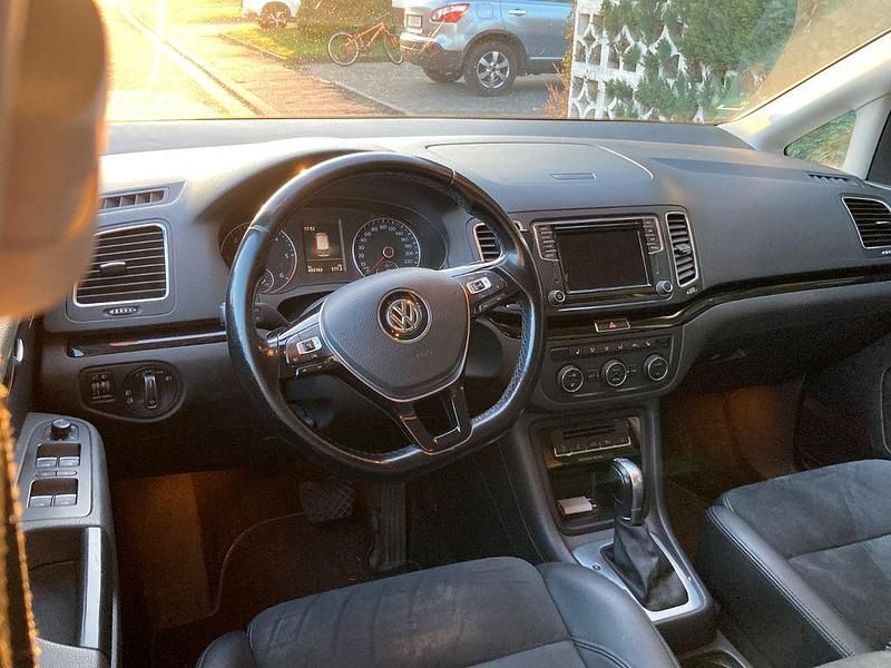 Gebraucht VW Sharan Highline 150 PS (110 kW) 2017 Grau Van / Kleinbus