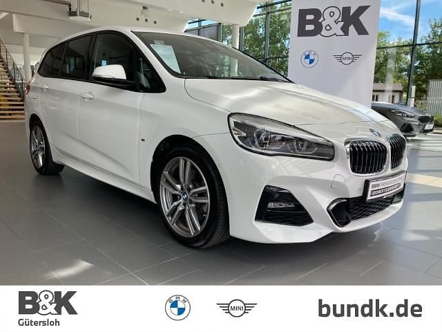 Weiss Gebraucht 2019 BMW 220 Gran Tourer M Sport Van / Kleinbus | 29.850 € (Teuer) - Bild 1/4