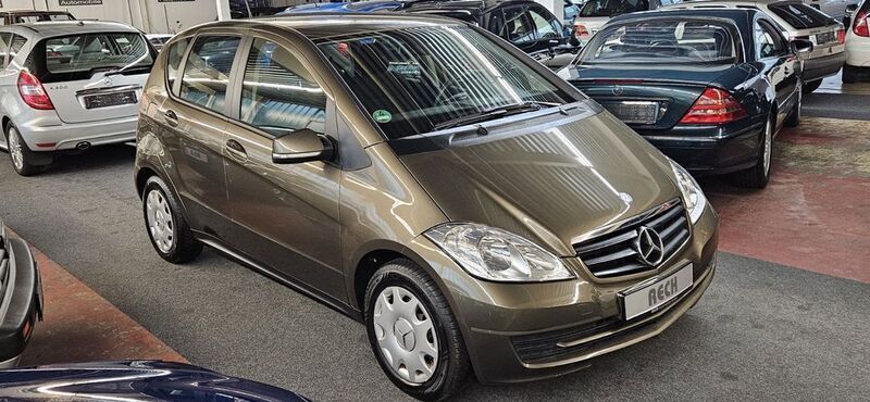 Braun Gebraucht 2011 Mercedes A160 Limousine | 10.000 € (Teuer) - Bild 1/4