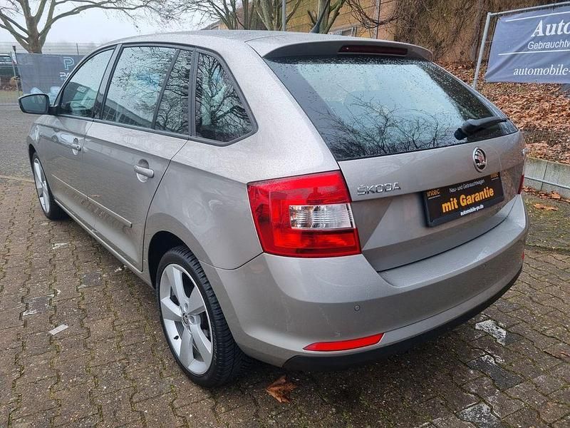 Gebraucht Skoda Rapid Elegance 105 PS (77 kW) 2014 Cappuccinobeige metallic Kleinwagen