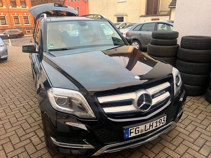 Schwarz Gebraucht 2015 Mercedes GLK220 SUV | 23.400 € (Teuer) - Bild 1/4