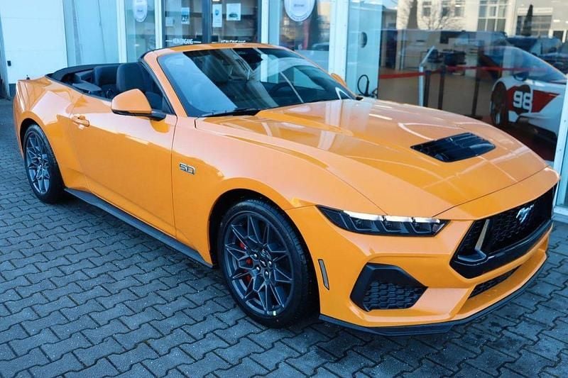 Neu Ford Mustang GT Convertible 446 PS (328 kW) 2026 Orangefury metallic Cabrio