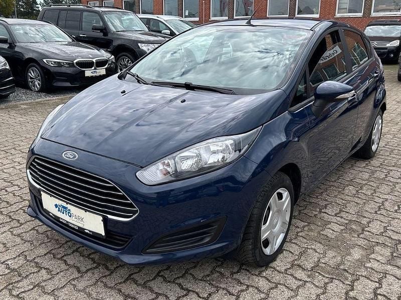 Blau Gebraucht 2014 Ford Fiesta Trend Kleinwagen | 4.980 € (Guter Preis) - Bild 1/4