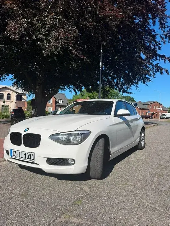 Gebraucht BMW 116 116 PS (85 kW) 2015 Weiß Kleinwagen