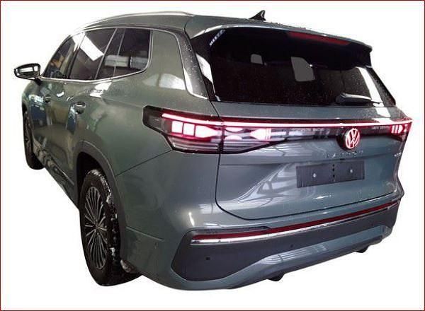 Gebraucht VW Tayron Pro 150 PS (110 kW) 2025 Cipressinogreen metallic SUV