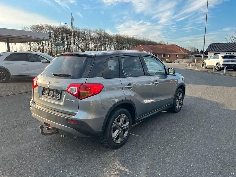 Gebraucht Suzuki Vitara Active 120 PS (88 kW) 2015 Grau SUV