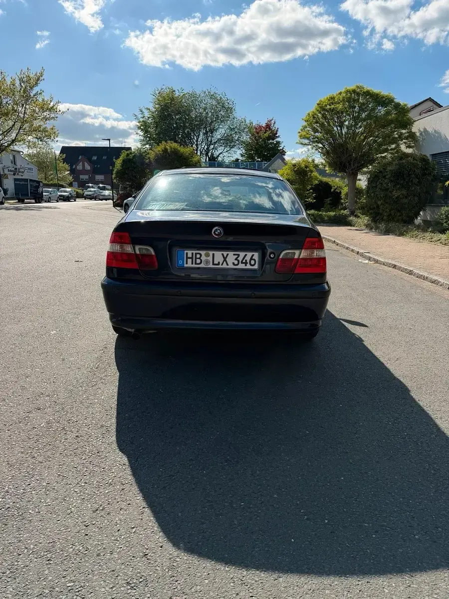 Brugt BMW 318 143 HK (105 kW) 2005 Blå Sedan