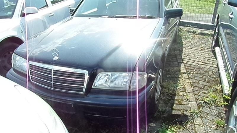 Blau Gebraucht 1998 Mercedes C180 Classic Limousine | 1.750 € (Superpreis) - Bild 1/4