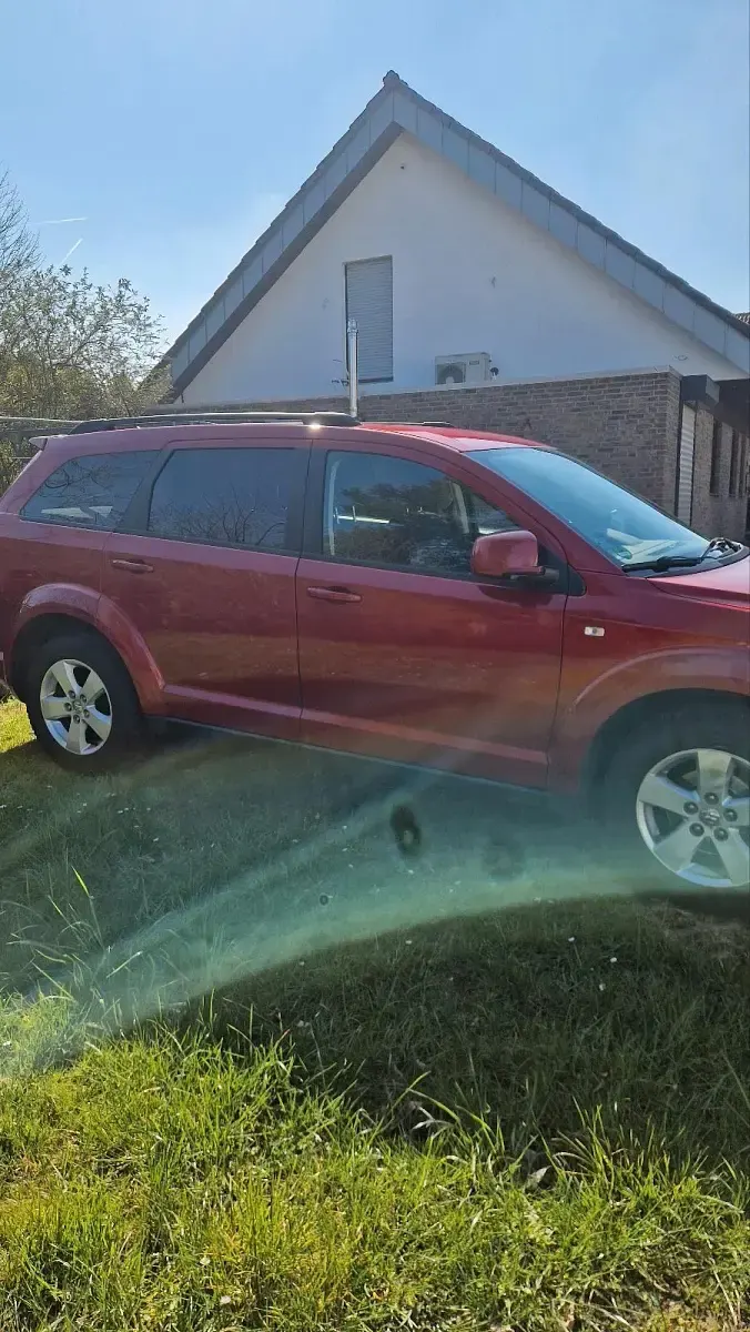 Second-hand Dodge Journey 170 CP (125 kW) 2010 Roșu SUV