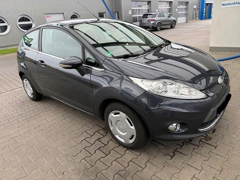 Gebraucht Ford Fiesta Titanium 97 PS (71 kW) 2009 Grau Kleinwagen