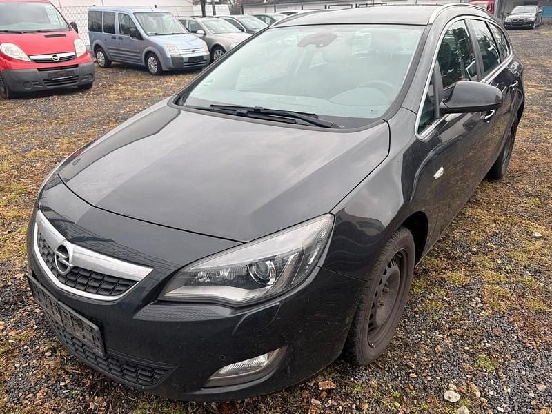 Gebraucht Opel Astra 101 PS (74 kW) 2012 Grau Kombi