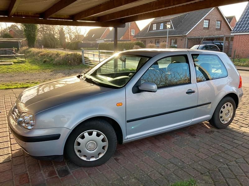 Grau Gebraucht 1998 VW Golf IV Kleinwagen | 1.850 € (Guter Preis) - Bild 1/4