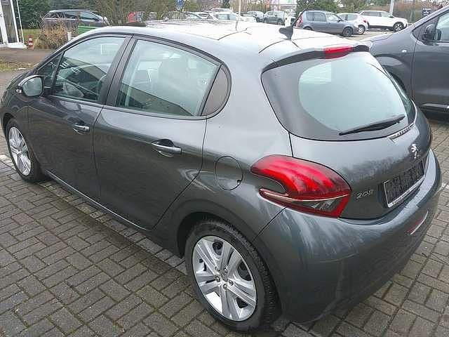 Gebraucht Peugeot 208 Active 82 PS (60 kW) 2017 Platinum grau Kleinwagen