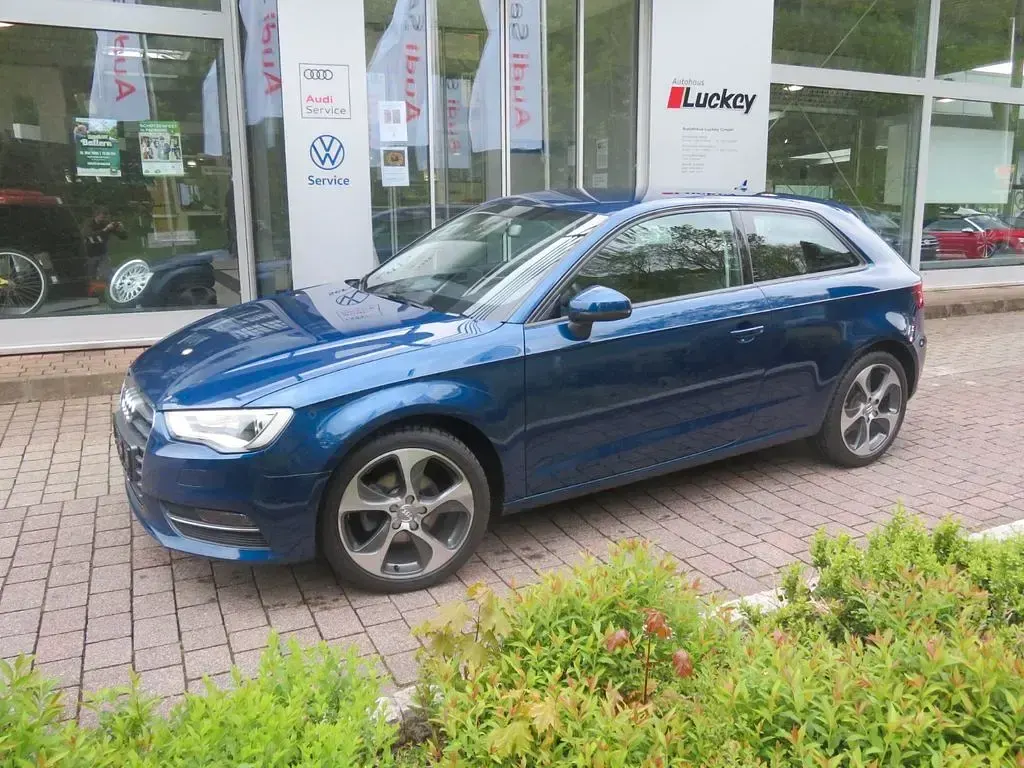 Gebraucht Audi A3 Sport 150 PS (110 kW) 2015 Blau Limousine