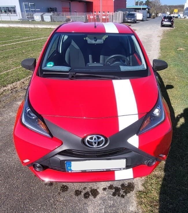 Rot Gebraucht 2017 Toyota Aygo Kleinwagen | 5.700 € (Guter Preis) - Bild 1/2