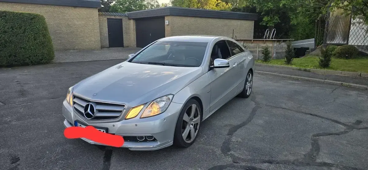 Gebraucht Mercedes E250 204 PS (150 kW) 2010 Silber Coupé