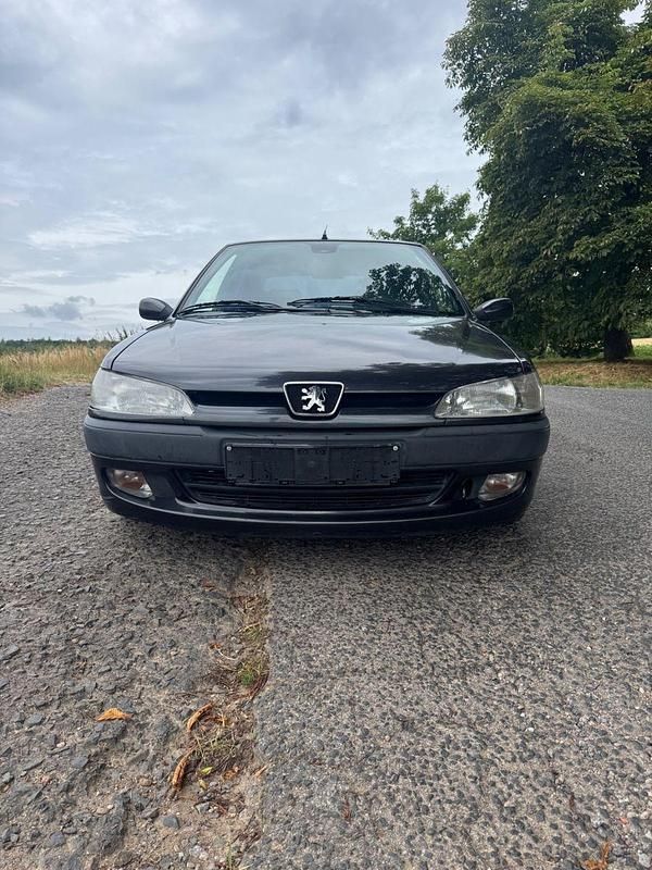Grün Gebraucht 1999 Peugeot 306 Limousine | 2.250 € (Fairer Preis) - Bild 1/4