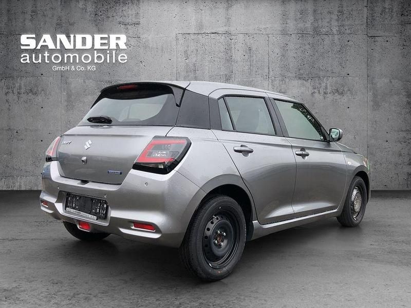 Neu Suzuki Swift Club 83 PS (61 kW) 2026 Silber Kleinwagen