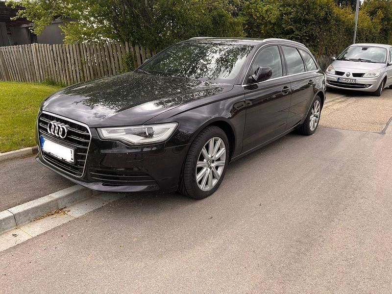 Schwarz Gebraucht 2011 Audi A6 Ambiente Kombi | 10.990 € (Guter Preis) - Bild 1/3