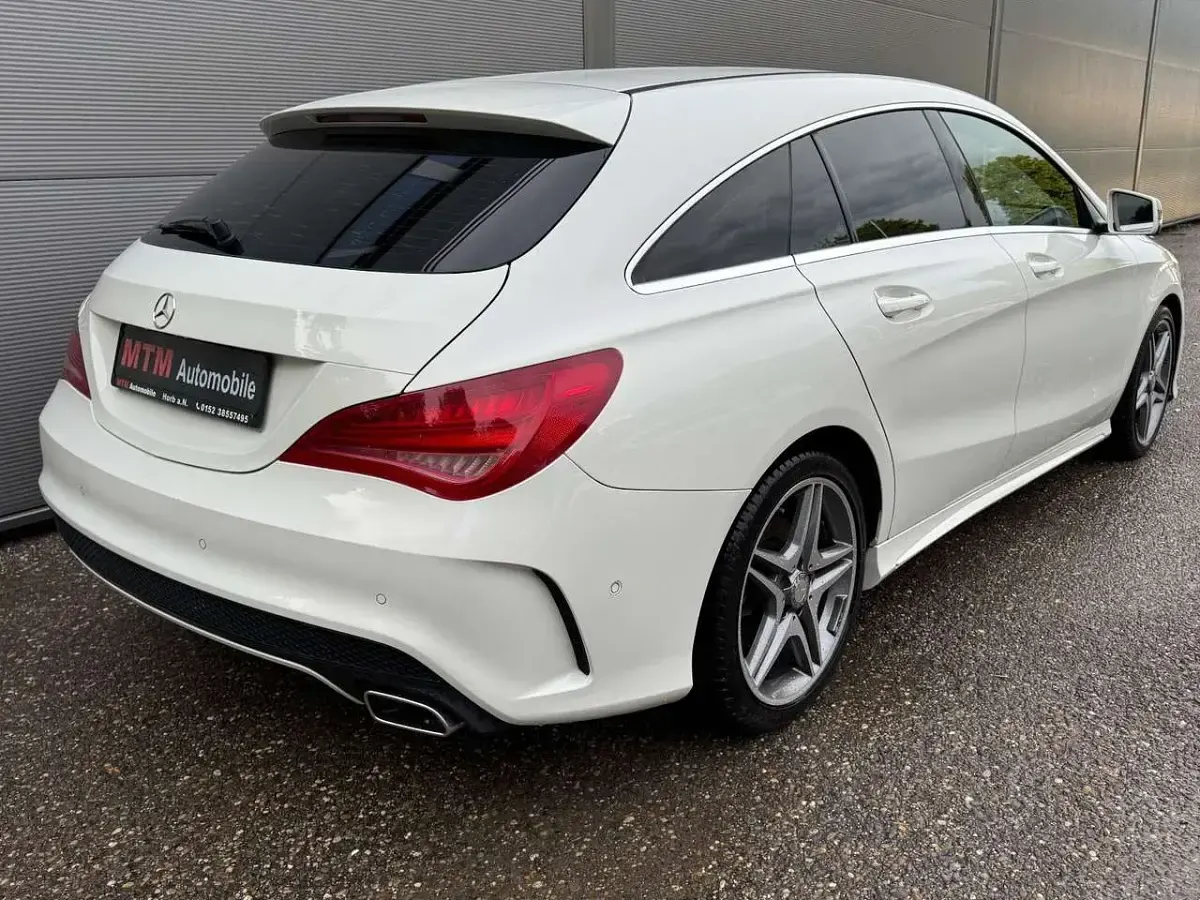 Gebraucht Mercedes CLA180 AMG line 122 PS (89 kW) 2015 Calcitweiss/zirrusweiss Coupé
