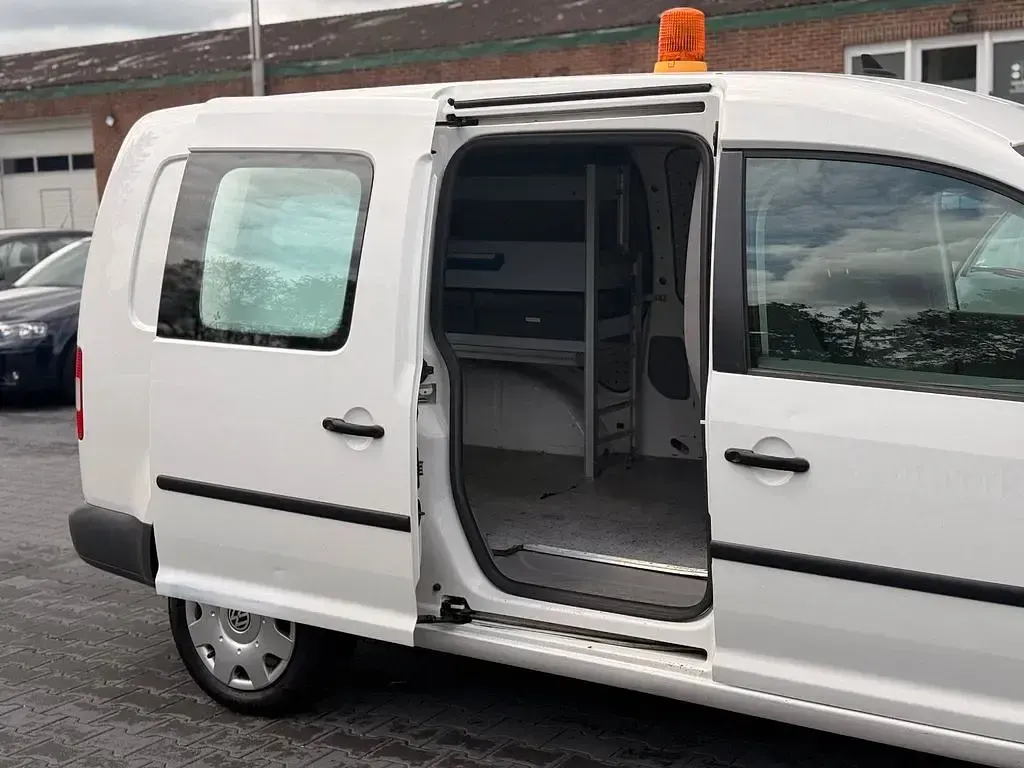 Używany VW Caddy 109 KM (80 kW) 2010 Biały Minivan