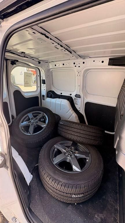 Gebraucht VW Caddy 122 PS (89 kW) 2022 Weiß Van / Kleinbus