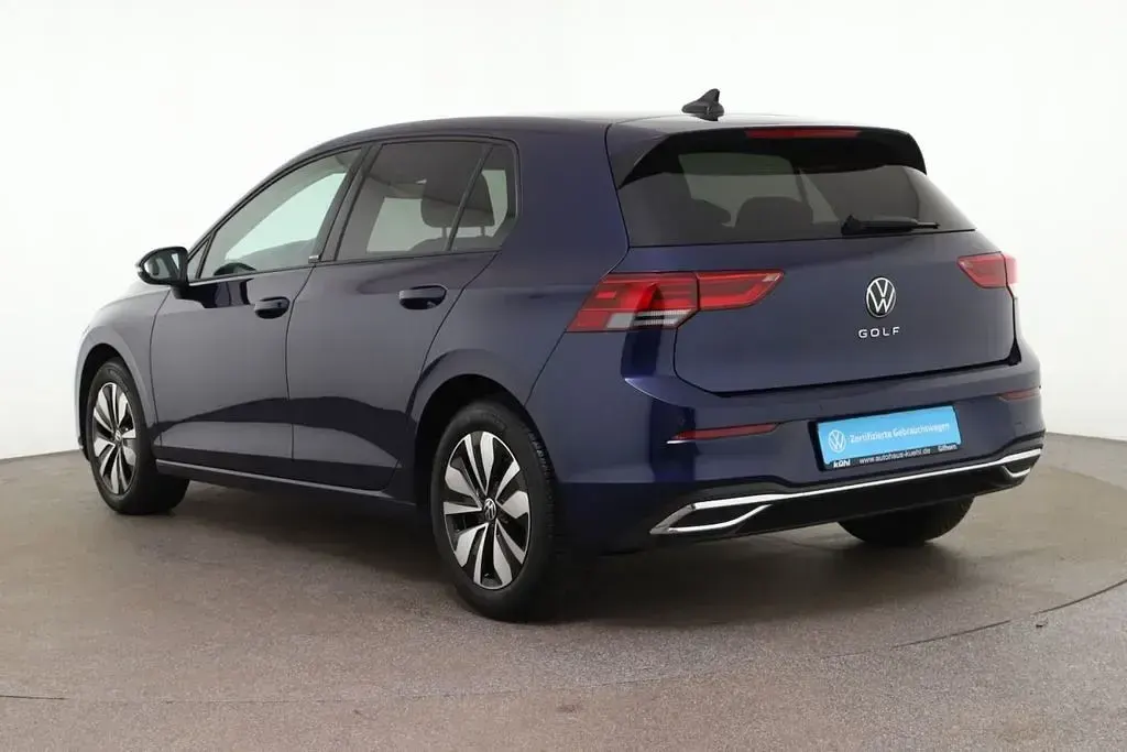 Gebraucht VW Golf VIII Move 150 PS (110 kW) 2024 Atlantic blue metallic Limousine