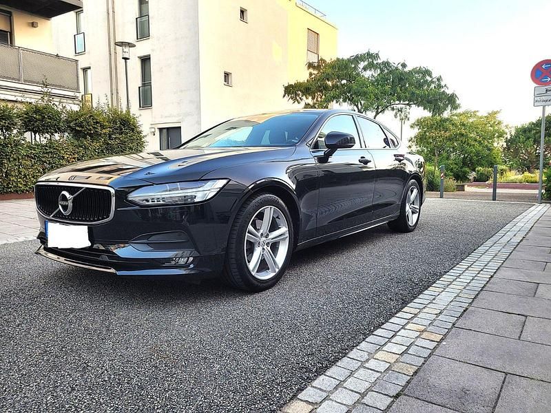 Schwarz Gebraucht 2019 Volvo S90 Momentum Limousine | 26.800 € (Teuer) - Bild 1/4