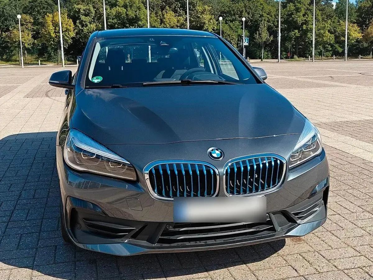 Gebraucht BMW 225 Advantage 224 PS (164 kW) 2019 Grau Van / Kleinbus