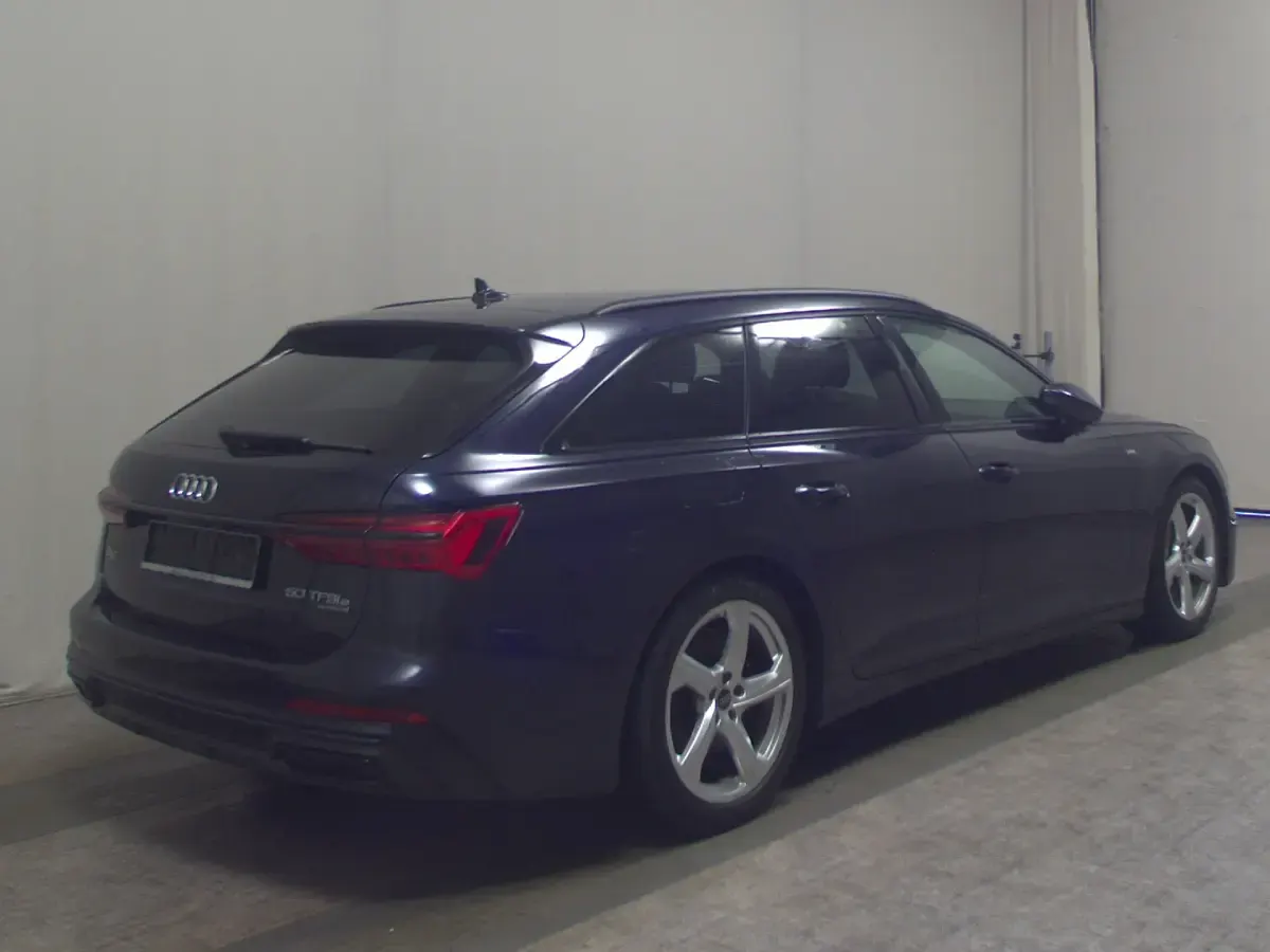 Gebraucht Audi A6 S-Line 299 PS (219 kW) 2022 Blau Kombi