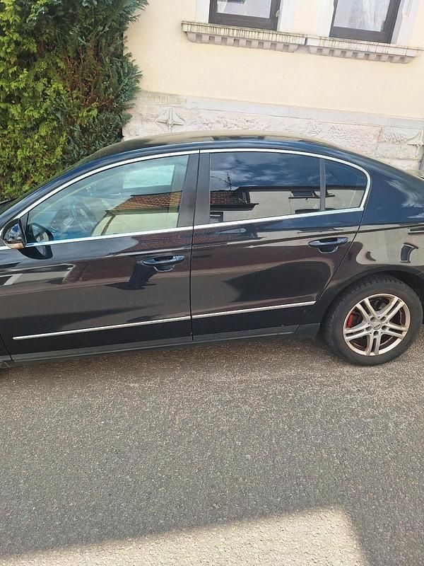 Second-hand VW Passat 2006 Negru Berlinǎ