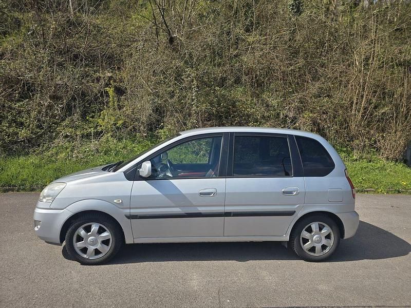Second-hand Hyundai Matrix 103 CP (75 kW) 2010 Verde Monovolum