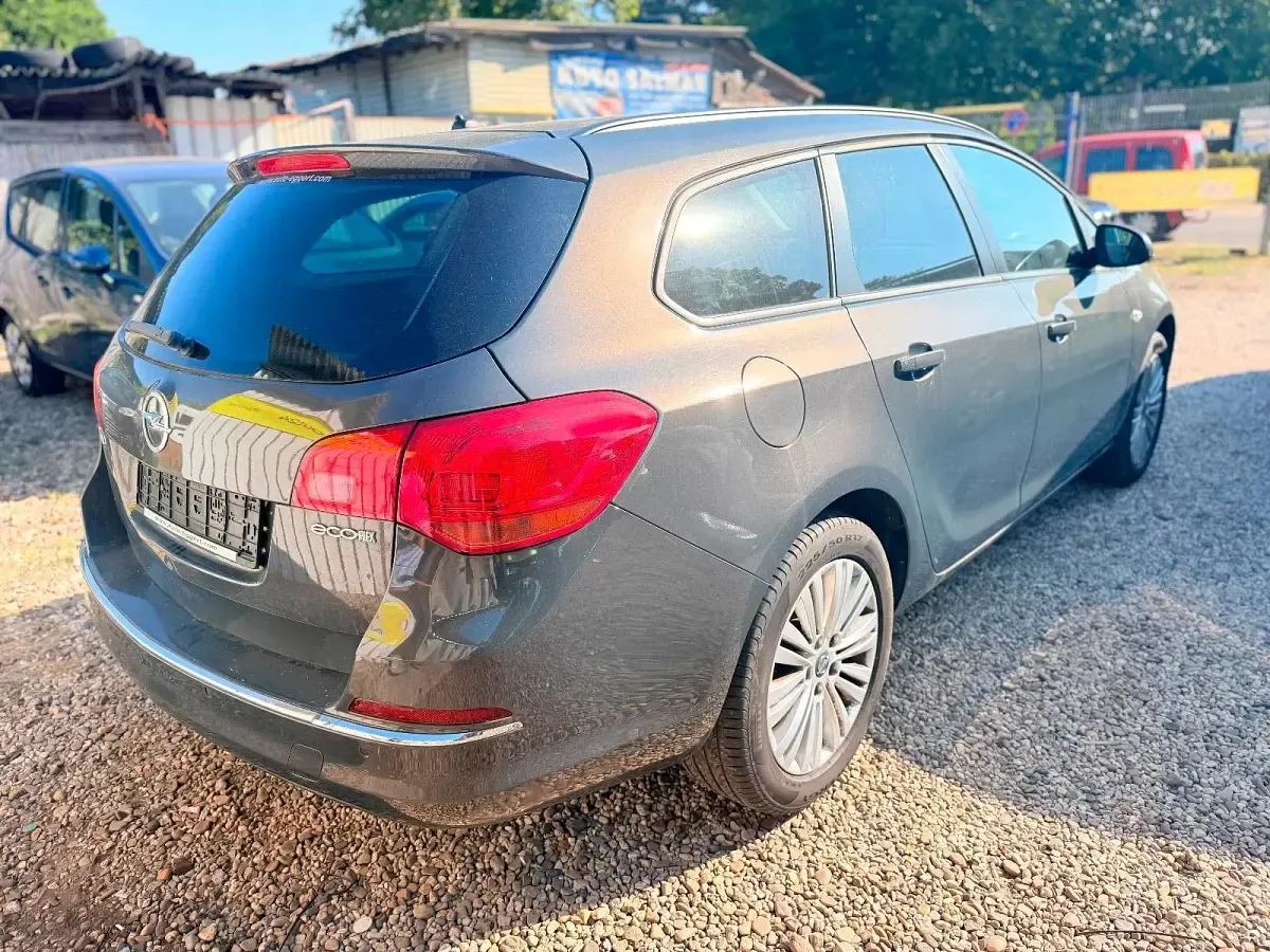 Gebraucht Opel Astra Style 110 PS (80 kW) 2016 Grau Kombi