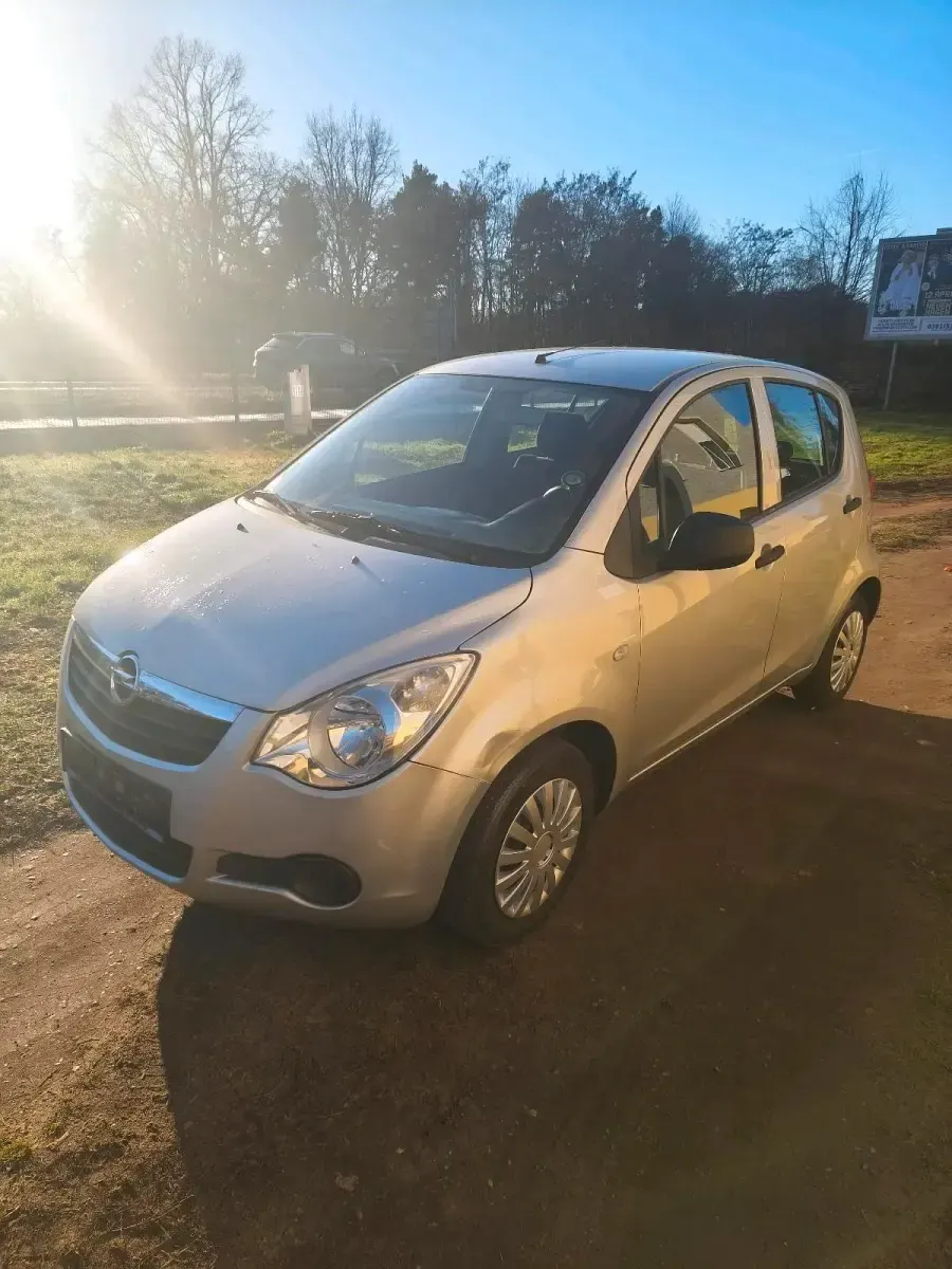 Gebraucht Opel Agila 86 PS (63 kW) 2009 Silber Kleinwagen