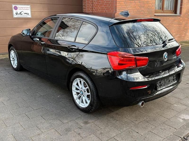 Gebraucht BMW 118 Advantage 150 PS (110 kW) 2017 Schwarz Kleinwagen