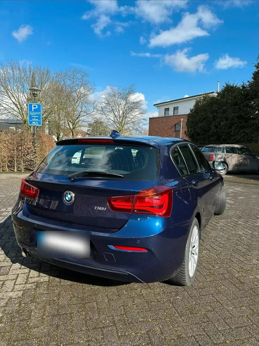 Gebraucht BMW 118 Advantage 136 PS (100 kW) 2018 Blau Kleinwagen